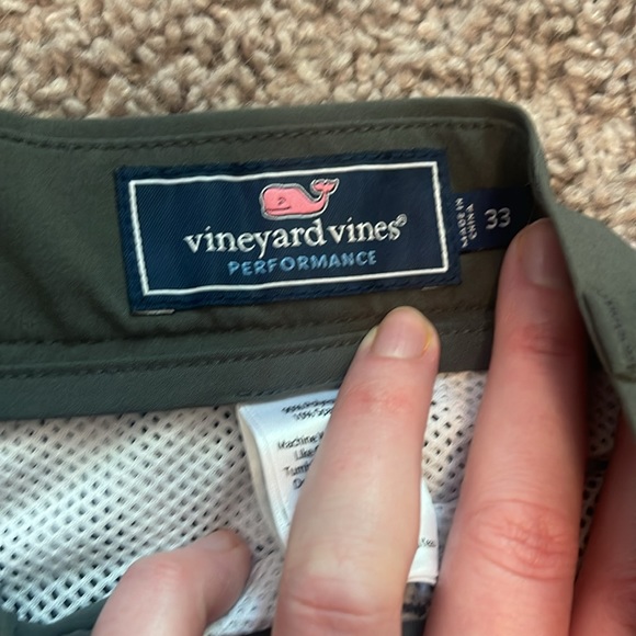 Vineyard Vines performance Breaker Shorts - Picture 2 of 6